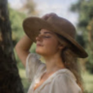 Meet your Posher, Caitlin